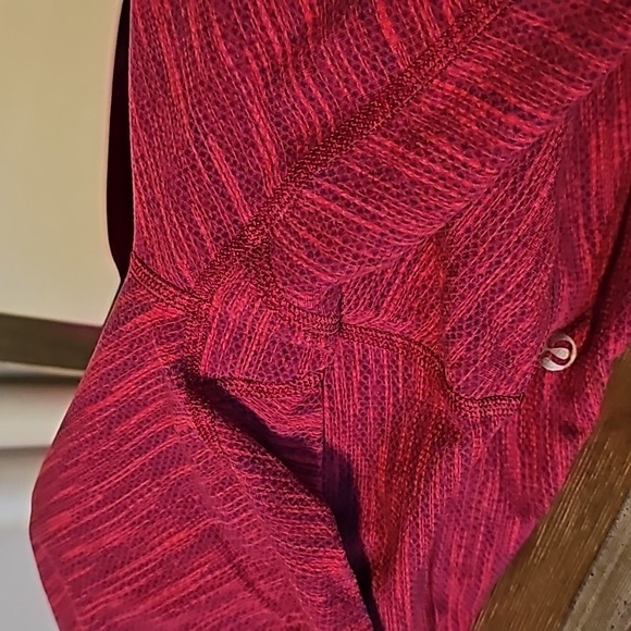 Lululemon Wunder Under Crops - Picture 4 of 4